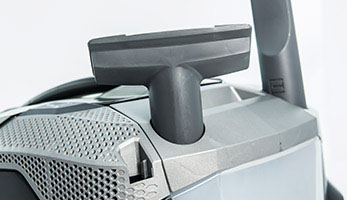 THOMAS Parkett Prestige XT, удобные гнезда на корпусе пылесоса для насадки для мягкой мебели и щелевой насадки