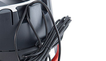 THOMAS Prestige 20S Aquafilter, во время парковки скрученный сетевой шнур удобно закрепляется на специальном фиксаторе 