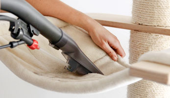 Эффективно удалит пятна c любых поверхностей