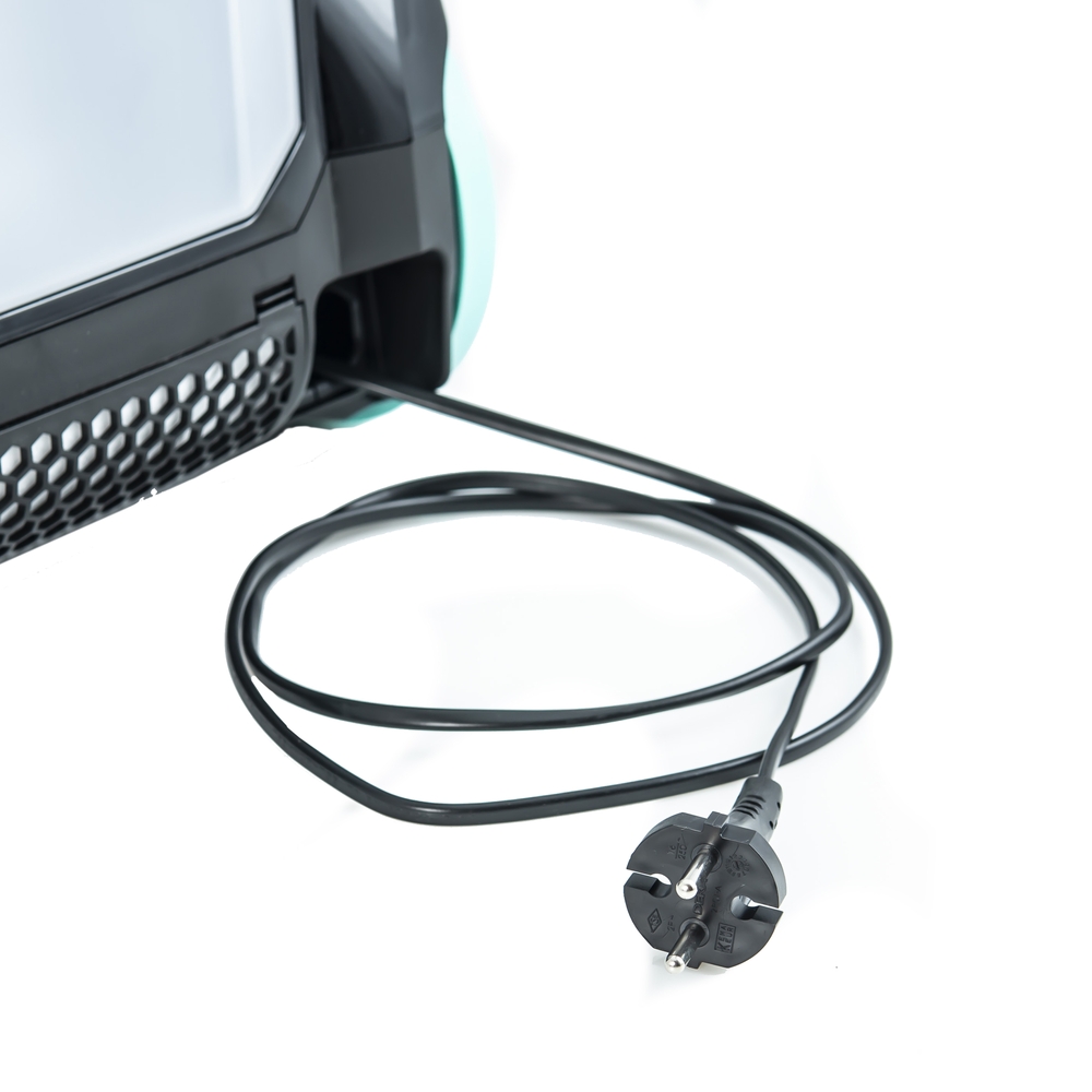 THOMAS DryBOX Amfibia Family vacuum cleaner, long power cord allows you to clean a large area from a single socket