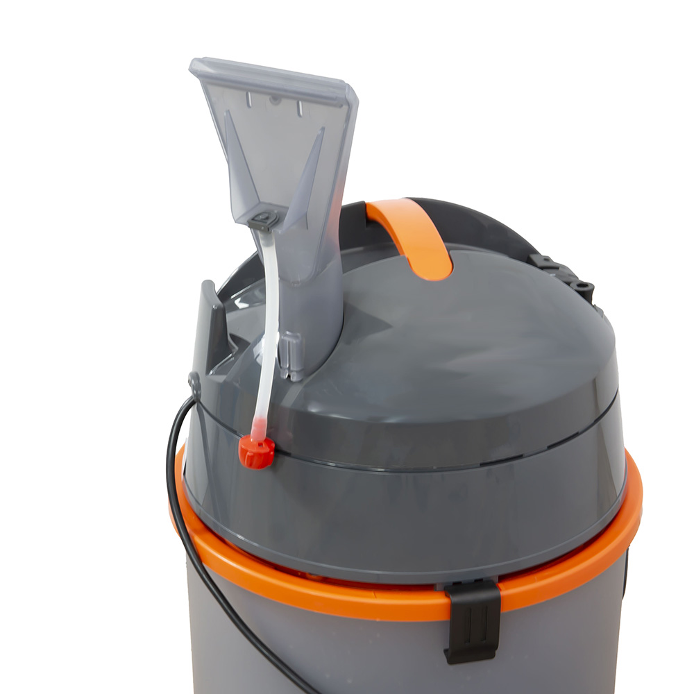 THOMAS Aqua Fleckwasher, моющая насадка для мебели и салона авто удобно закреплена на корпусе