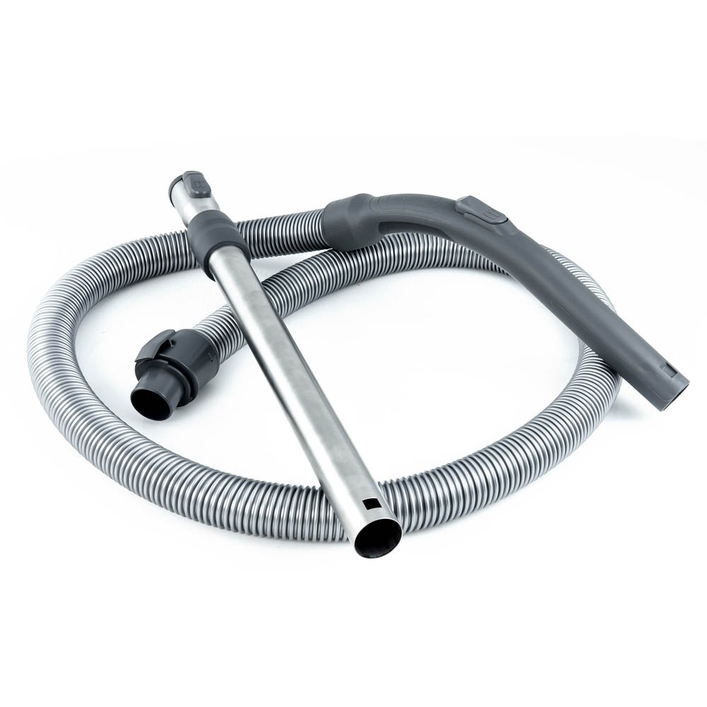 Гибкий гофрированный шланг серого цвета и телескопическая труба из нержавеющей стали